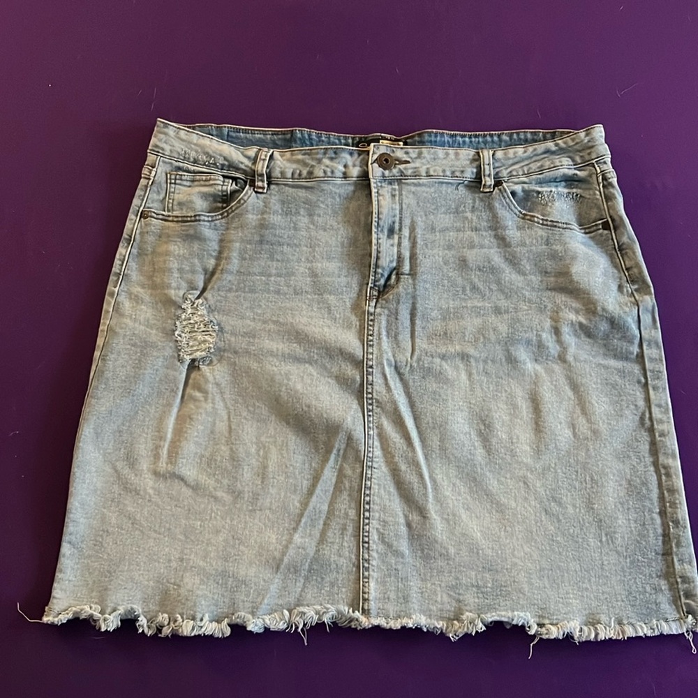 Fashionable Denim Skirt